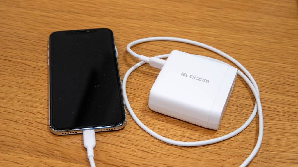 ★MacBook/iPad対応・105W超高速充電・小型ACアダプター（黒）★